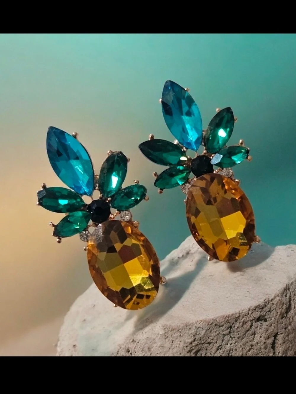 Source Unknown sparkling rhinestone